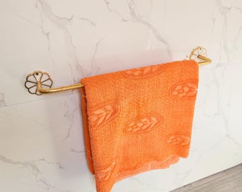 Handcrafted Flower Single Towel Rail – Elegant Polished Brass Wall-Mounted Holder for Bathroom Decor, Vintage Brass Towel Bar.