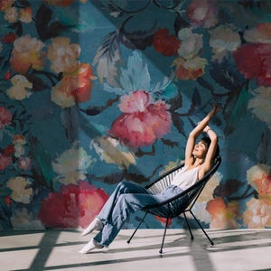 Watercolor Botanical Floral Wallpaper – Peel and Stick Removable Wall Mural | Soft Nature-Inspired Wall Art for Living Room or Bedroom
