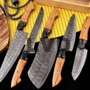 Traditional 5 Knives Set Damascus Steel Chef&#39;s Knifes Kitchen Knifes Gift For her.