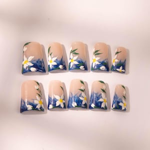 Hand-painted floral patch nail art | Blue and white flower nail art | Duckbill false nails | Handmade natural style nail art set