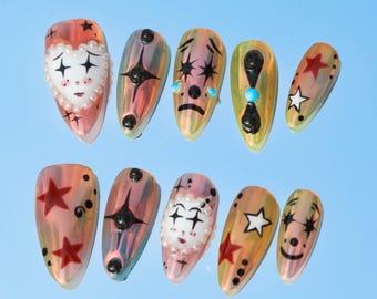 Presse Clowncore sur les ongles | Amande faite main sur ongles | Nail art mignon de l'an 2000 | Faux ongles