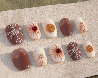 Uñas celestiales pintadas a mano / Uñas bohemias con diseño de sol y luna / Uñas almendradas en tonos neutros marrones / Juego de uñas de astrología vintage