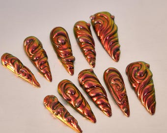 Ongles pressés punk gothiques : ongles longs personnalisés en amande