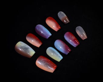 Handbemalte Nägel: Y2K Party Short Nails