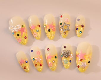 Uñas francesas amarillas personalizadas/Uñas almendradas/Uñas con estrellas/Uñas Y2k/Uñas con estrellas dibujadas a mano/Uñas bonitas