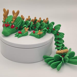Baby Christmas Dragon, Mistletoe Dragon, Articulating Dragon, 3D Printed Fidget Toy