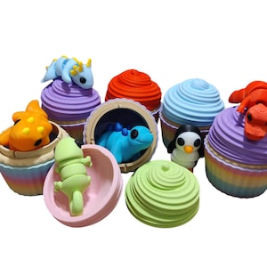 3D Printed Cupcake Party Favors with Twist-Off Tops – Packs of 6, 9, 12 – Optional Animal Fidget Toy Inside – Birthday & Wedding Gifts