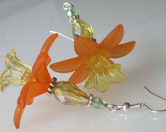 Flower Earrings, Crystal Daffodil, Fall Wedding, Lucite Flower, Handmade Jewelry, Bridesmaid Gift, Beaded Crystal