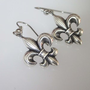 Silver Fleur De Lis Dangle Earrings, Small Fleur De Lis Earrings, Unisex Jewelry, Celtic Jewelry, French Lily, Fleur DE Lys Dangle Earrings
