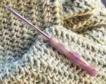 Crochet Hook with Color Coordinated Hand Turned Acrylic Handle - 6.5mm, Letter K - Sunset Turnings