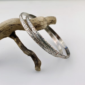 Sterling Silver Bangle Bracelet Set of 2 patterned Silver  Size Small