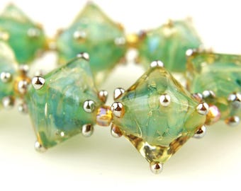Lampwork Glass Beads Set, Iridescent Green, Diamond Shape