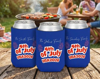 Funda enfriadora de latas personalizada para barbacoa familiar / Soporte para cerveza personalizado para barbacoa del 4 de julio / Recuerdo de fiesta con apellido personalizado / Recuerdo del Día de la Independencia