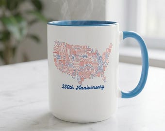 アメリカ建国250周年記念コーヒーマグ 15オンス | 250周年記念愛国的な落書き風セラミックカップ | レトロな7月4日アメリカ地図マグ | アメリカ建国250周年記念コーヒーマグ