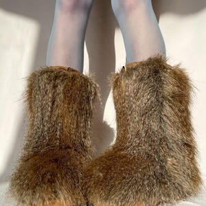 Vintage shaggy yeti faux fur avantgarde winter boots