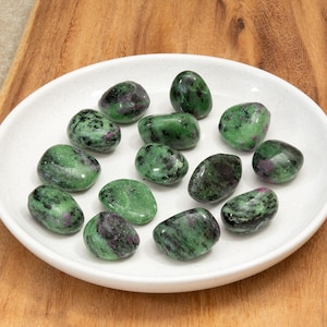 Ruby Zoisite Crystals, Tumbled Stones for Collectors, Ruby Zoisite AAA-Grade from Tanzania, Ruby in Zoisite Polished Stones,