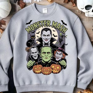 Retro Halloween Monster Mash Sweatshirt, Halloween Aesthetic, Vintage Halloween Sweatshirt, Graphic Monster Sweatshirt, Oversized Shirt,D316