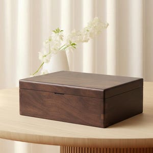 Pré-commande | Boîte de rangement en bois de noyer haut de gamme - Boîte souvenir magnétique faite main pour lettres, photos et cadeaux significatifs