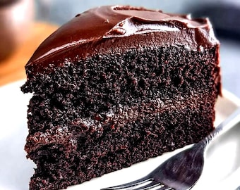 Hausgemachter Schokoladenkuchen Rezept-Download mit reichhaltigen feuchten Schichten und cremigem Zuckerguss für Backliebhaber und Dessert-Enthusiasten