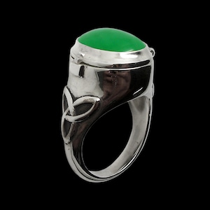 Silver Poison Ring, Sterling Silver Poison Ring, Green Jade Ring, Triquetra Ring, Pillbox Ring, Silver Gothic Ring, All Saizes, Silveralexa