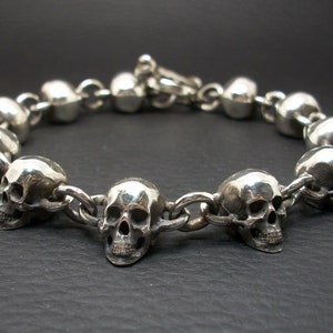 Skull Bracelet, Skull Chain, Sterling Silver Skull Bracelet, Silver Chain, Toggle Bone Closure, Full Jaw Skulls, Silveralexa