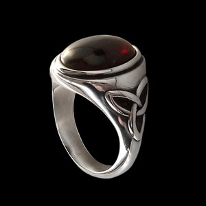 Triquetra Ring, Sterling Silver Triquetra Ring, Celtic Ring, Garnet Ring, All Sizes, Silveralexa