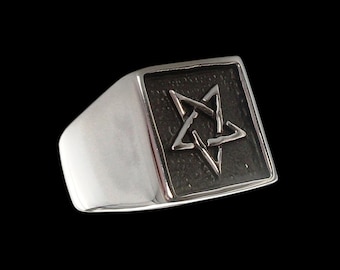 Pentagram Ring, Sterling Silver Pentagram Ring, Pentacle Ring, Siver Star Ring, Power and Magic Jewelry, All Sizes, Silveralexa