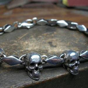 Skull Bracelet, Sterling Silver Skull Bracelet, Silver Skull Chain, 40 grams, Lobster Closure, rhomboids Silver Links, Silveralexa
