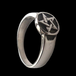 Small Pentacle Ring, Sterling Silver Pentacle Ring, Pentagram Ring, Wicca Jewelry, Small Pentagram Ring, All Sizes, Silveralexa