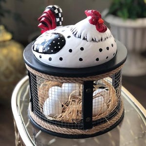 Farmhouse Chicken Egg Basket, Handmade Chicken Egg Holder Cage, Rooster Kitchen Decor, Chicken  Egg Storage, Hen Egg Holder, Chicken  Decor
