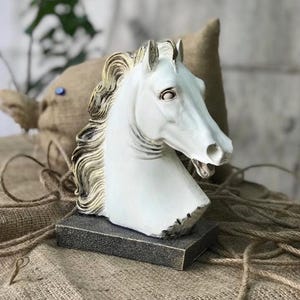 Horse Head Sculpture, Shelf Decoration Idea, Equestrian Home Decor, Handcrafted Equestrian Horse Statue, Horse Bust Ornament