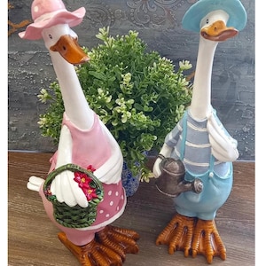 Garden Goose Statue, Rustic Goose Figurine, Goose Sculpture, Indoor Outdoor Goose Decor, Outdoor Goose Decoration, Goose Statue, Goose Decor