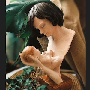 Mother and Baby Statue, Loving Mother and Infant Sculpture, Modern Motherhood Sculpture, Mother with Newborn Statue, Mom Holding Baby Statue