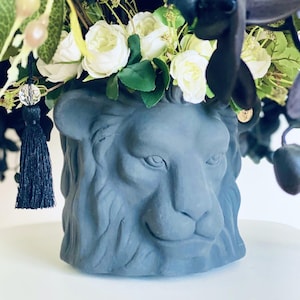 Lion Head Planter, Decorative Animal Pot, Modern Jungle Theme Vase, Unique Home Decor, Gift for Plant Lovers, Lion Head Pot, Lion Planter