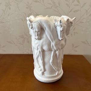 Horse Themed Vase, Gift For Horse Lovers, Decorative Vase With Horses, Horse Motif Decor, Horse Flowerpot, Horse Statue Vase, Horse Vase