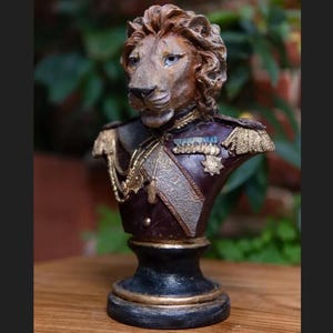 Royal Lion Statue Bust, Lion Bust Sculpture, Regal Lion Statue, King Lion Decor, Lion Bust, Lion Head Statue, Lion Sculpture, Lion Decor
