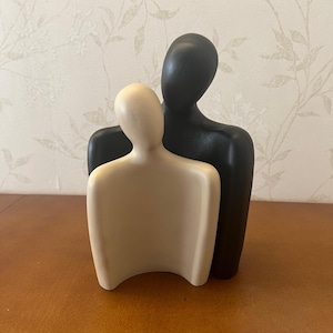 Abstract Sculpture Couple, Minimalist Love Couple Figurines, Emotional Couple Statue, Abstract Couple Figurine, Romantic Gift for Couples
