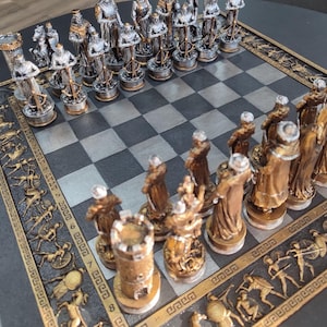 Historical Chess Set with Decorative Board, Medieval Chess Set with Detailed Warrior Pieces, Antique Look Chess Set with Medieval Figures
