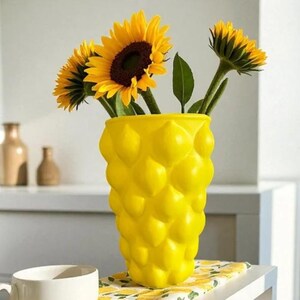 Handmade Lemon Vase, Yellow Ceramic Fruit Vase, Modern Lemon-Themed Pot, Lemon Vase, Leman Planter, Fruit Vase, Fruit Planter, Lemon Pot