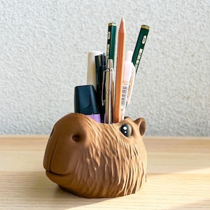 Organizador de escritorio con forma de capibara, idea de regalo divertida para amigos, decoración de oficina, soporte de papelería único para amantes de los animales, accesorio de escritorio personalizado y lindo