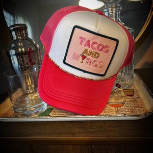 Anpassad Taco Tuesday Trucker, tacokväll, margaritas, truckerkeps med mattema, tacoälskare, tjejkväll, present till henne, unik taco-tema hatt