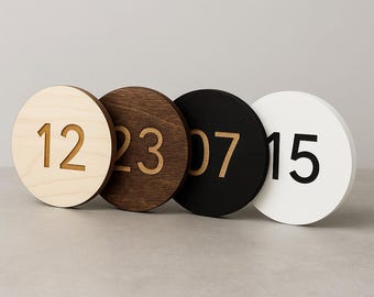 Letrero redondo de madera con número de habitación: contrachapado de abedul grabado a láser personalizado, montaje autoadhesivo / Placa para puerta de hotel, Airbnb y oficina