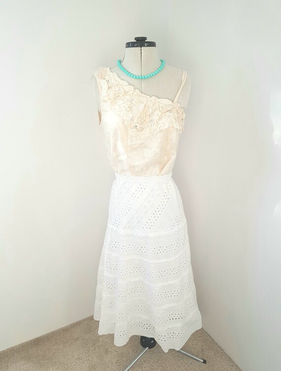 white lace skirt, victorian edwardian look, boho g