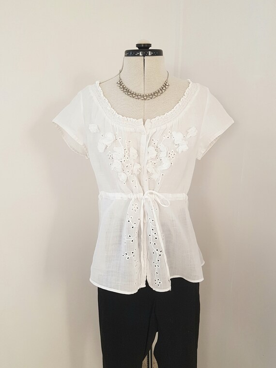 white victorian style blouse, INCREDIBLE embroider
