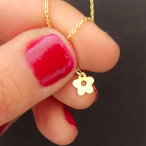 10k 14k Solid Gold Daisy Necklace, Gold Daisy Pendant, Tiny Daisy Necklace, Gold Flower Necklace, Mothers Day Gift, Christmas Gift