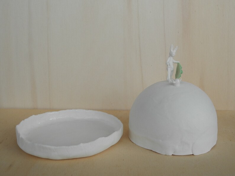 sword and helmet Dish in white porcelain with a domed lid Viking hare posing with shield