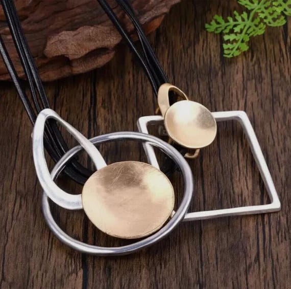 NECKLACE Geometric Circular Rectangle Necklace - image 2