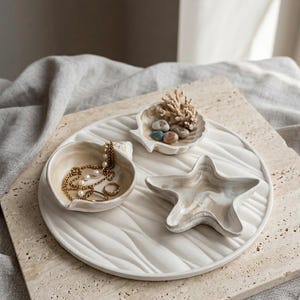 Maritime Deko Schalen Set Muschel Seestern Schnecke | Handmade Ablage Keramikgießpulver | Bad Deko Schmuckschale Geschenk