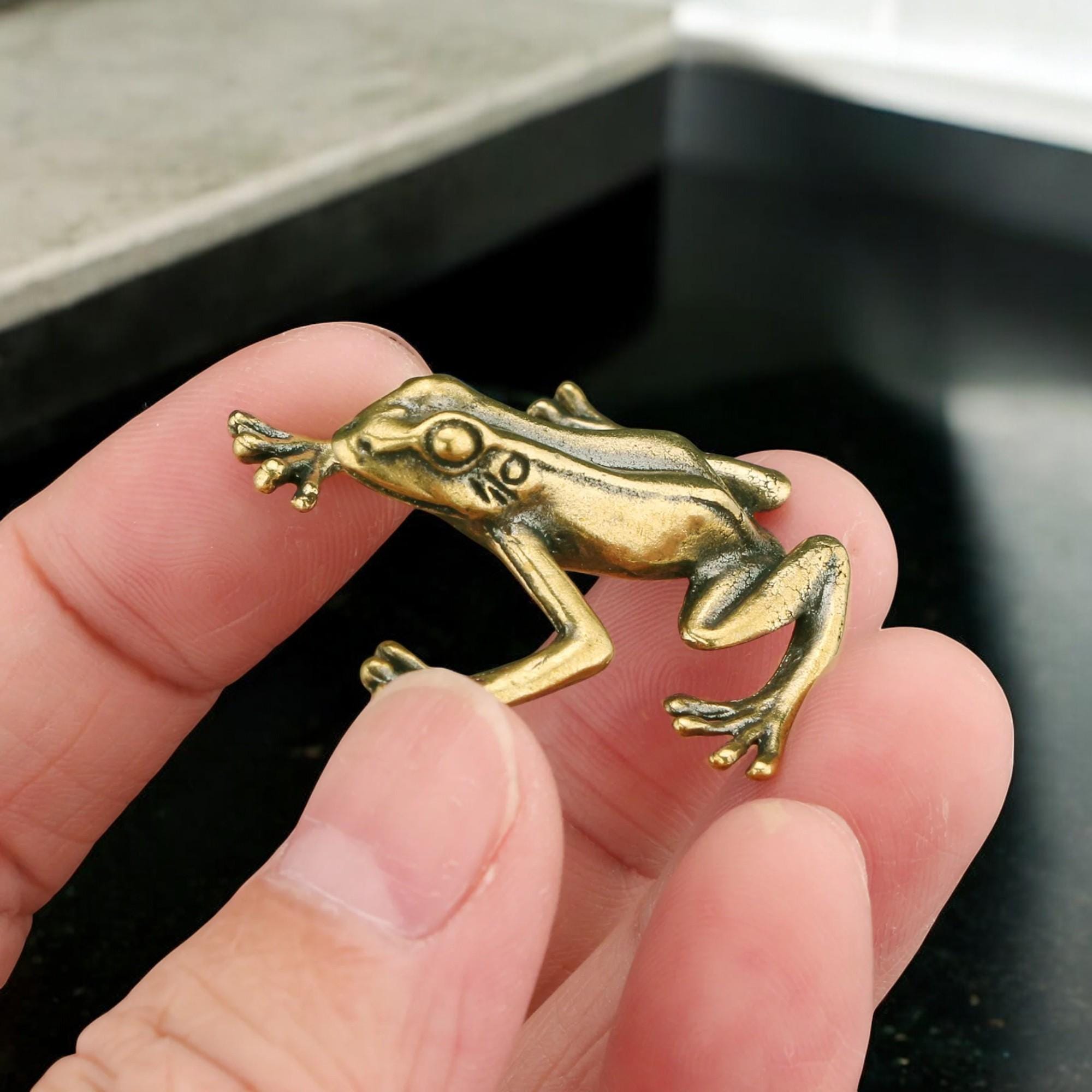 Solid Brass Grass Tree Frog Statue - Small Paperweight, Cute Collectible Figurine, Unique Desk Accessory, Handcrafted Frog Sculpture