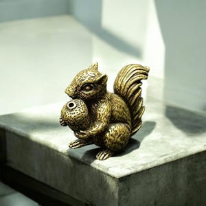 Retro Solid Pure Brass Squirrel Sculpture | Creative Tea Pet Desktop Decoration | Unique Animal Figurine | Home Decor | for Nature Lovers